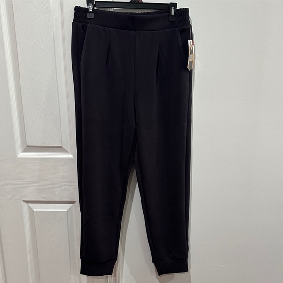 ScubaKnit Pleat Joggers  Size M - Picture 4 of 13